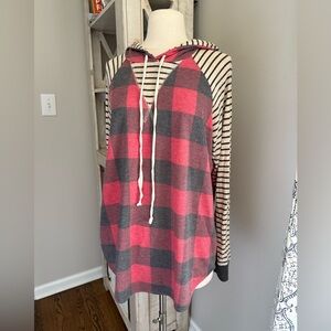 7th Roy boutique Buffalo print red black hoodie tee top L